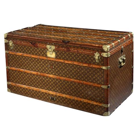 louis vuitton trunk price.